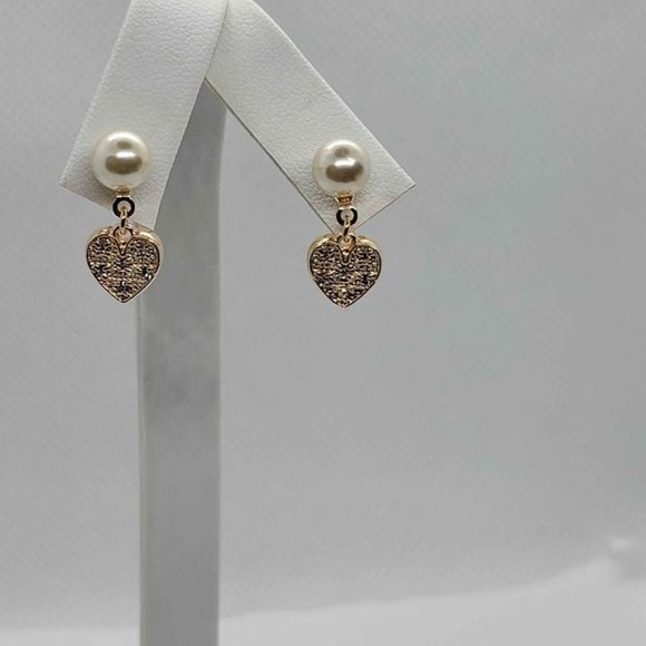 LAST ONE !!! Brazilian 18k Gold Filled Heart with Pearl Earrings - Picture 4 of 4